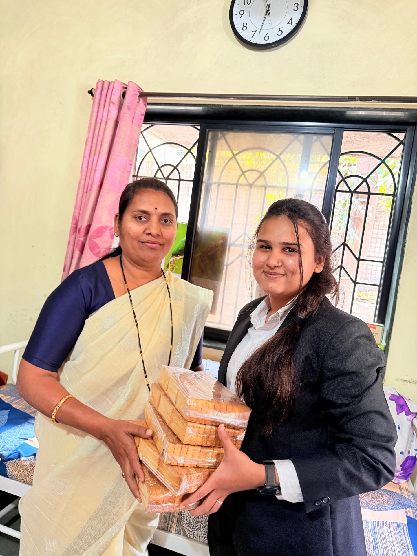 Visit to Navratna Old Age Home (Republic Day)